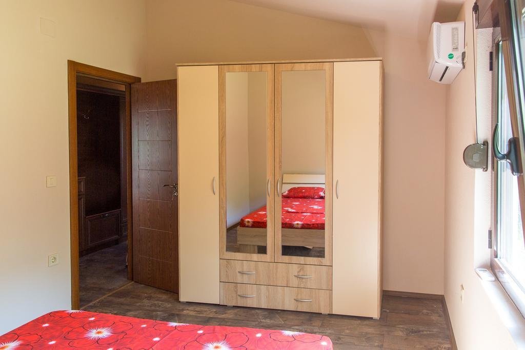 Apartment Bambo Tre Sorrele Котор Екстериор снимка