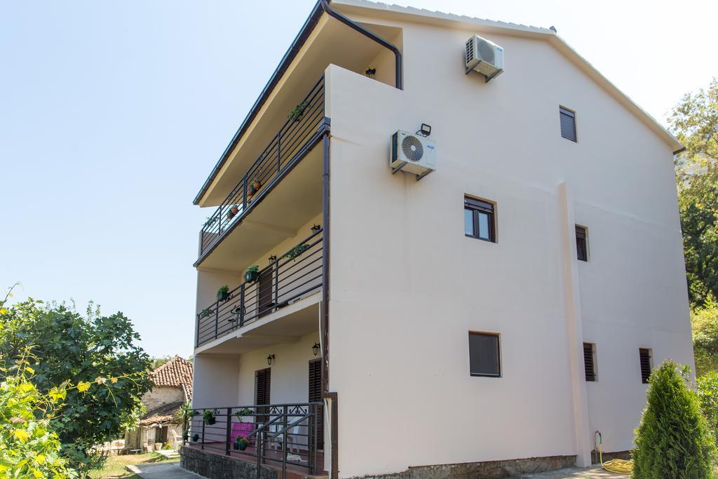 Apartment Bambo Tre Sorrele Котор Екстериор снимка