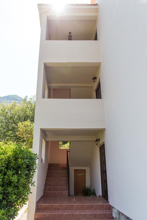 Apartment Bambo Tre Sorrele Котор Екстериор снимка
